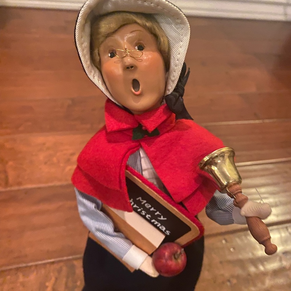 Vintage Byers Choice Caroler School Teacher with Bell, Chalkboard & Apple 2001 - Picture 2 of 5